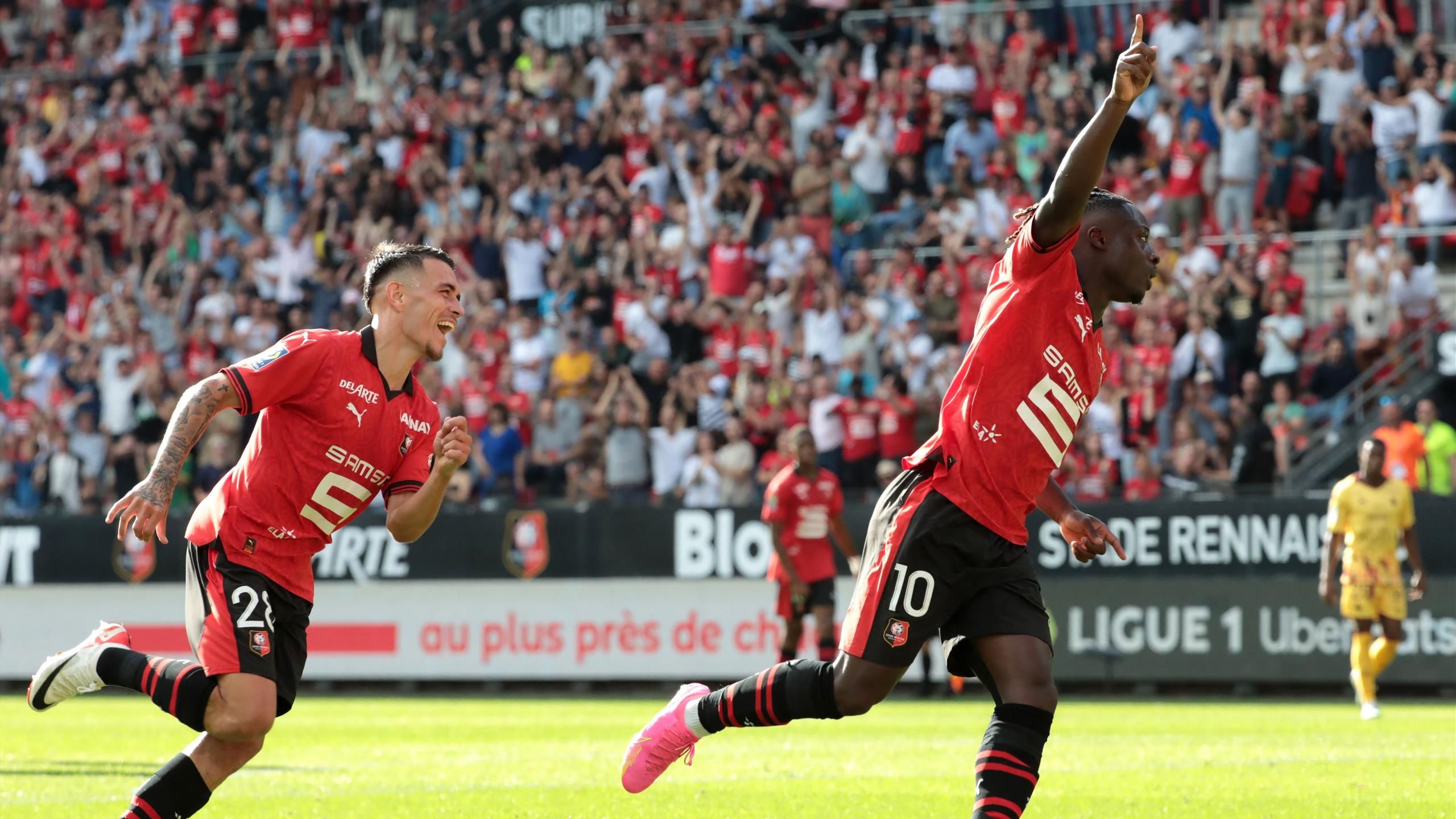découvrez les derniers transferts de manchester city, incluant les signatures des joueurs, les rumeurs de transfert et les stratégies du club pour renforcer son équipe. restez informé des actualités et analyses sur les mouvements de joueurs qui façonnent l’avenir de city.