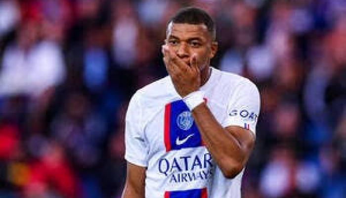 découvrez l'impact révolutionnaire de kylian mbappé sur le monde du football. analysez son influence sur le jeu, les performances des équipes et la popularité croissante du sport à l'échelle mondiale.