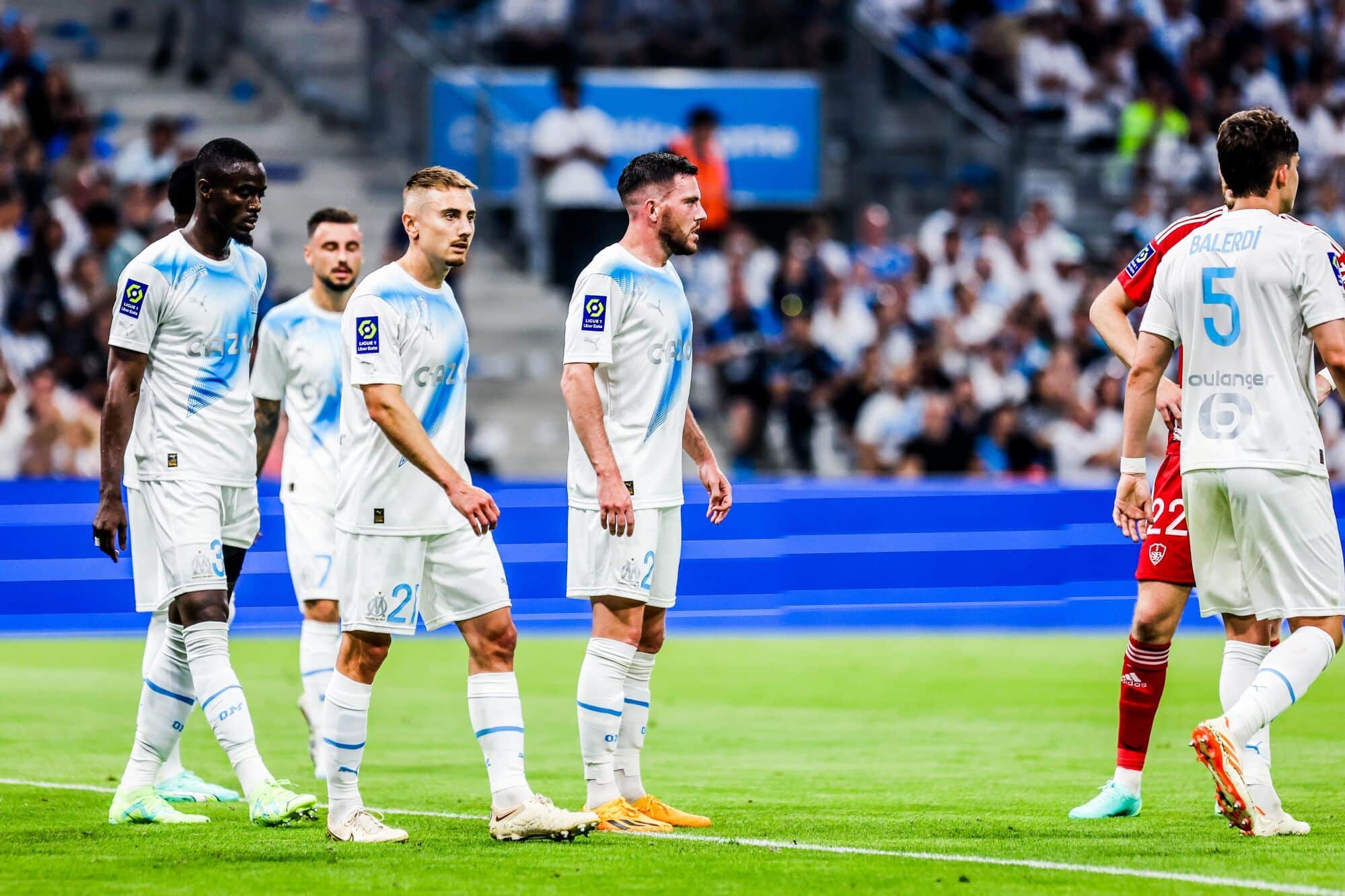 découvrez les dernières actualités du mercato de l'olympique de marseille et les enjeux de la revanche pour la saison à venir. plongez dans les rumeurs de transferts, les recrues attendues et les stratégies de l'om pour revenir au sommet.