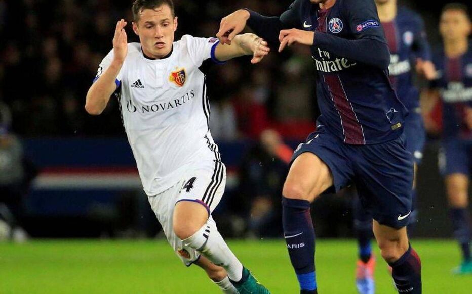 découvrez l'indignation entourant adrien rabiot, joueur de football dont les récentes performances et déclarations ont suscité de vives réactions. analyse des enjeux médiatiques et sportifs qui entourent ce milieu de terrain talentueux.