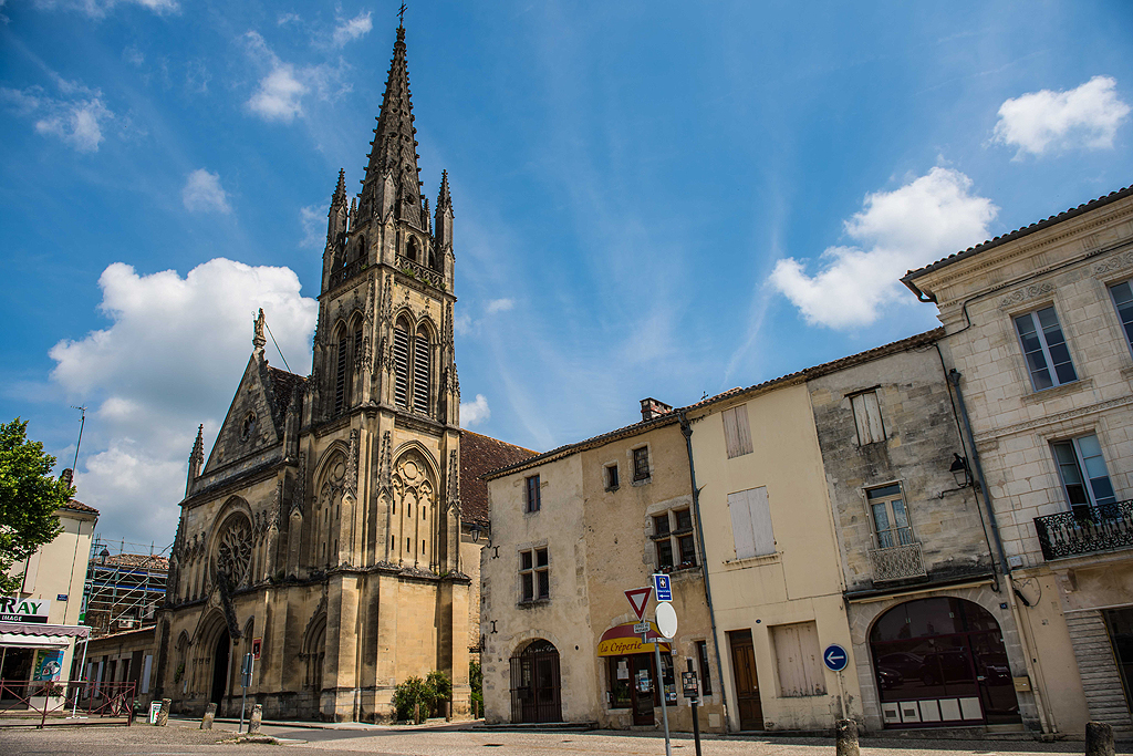 découvrez carroll à bordeaux, une enseigne incontournable offrant une expérience unique alliant mode, confort et style. explorez nos collections tendance et profitez d'un service personnalisé dans un cadre moderne et accueillant.
