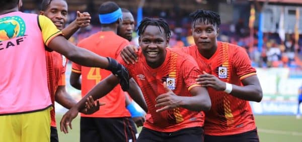découvrez les défis majeurs auxquels est confronté le football en ouganda : infrastructures insuffisantes, manque de financement, et développement des talents locaux. explorez les enjeux qui impactent la performance des équipes et les ambitions du sport dans ce pays africain.