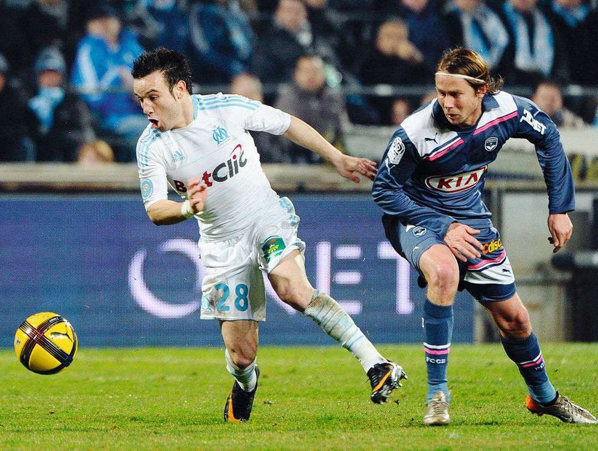 découvrez le transfert surprenant de l'om qui fait déjà parler de lui ! analyse des coulisses, réactions des supporters et impact sur l'équipe. ne manquez pas les détails croustillants de ce mouvement inattendu.