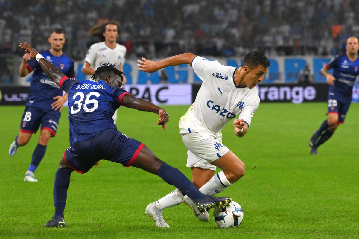 découvrez toutes les informations sur les transferts de la ligue 1, incluant les dernières rumeurs, les annonces officielles et les analyses des transferts de joueurs pour la saison. restez à jour sur les mouvements des clubs et des joueurs en france.