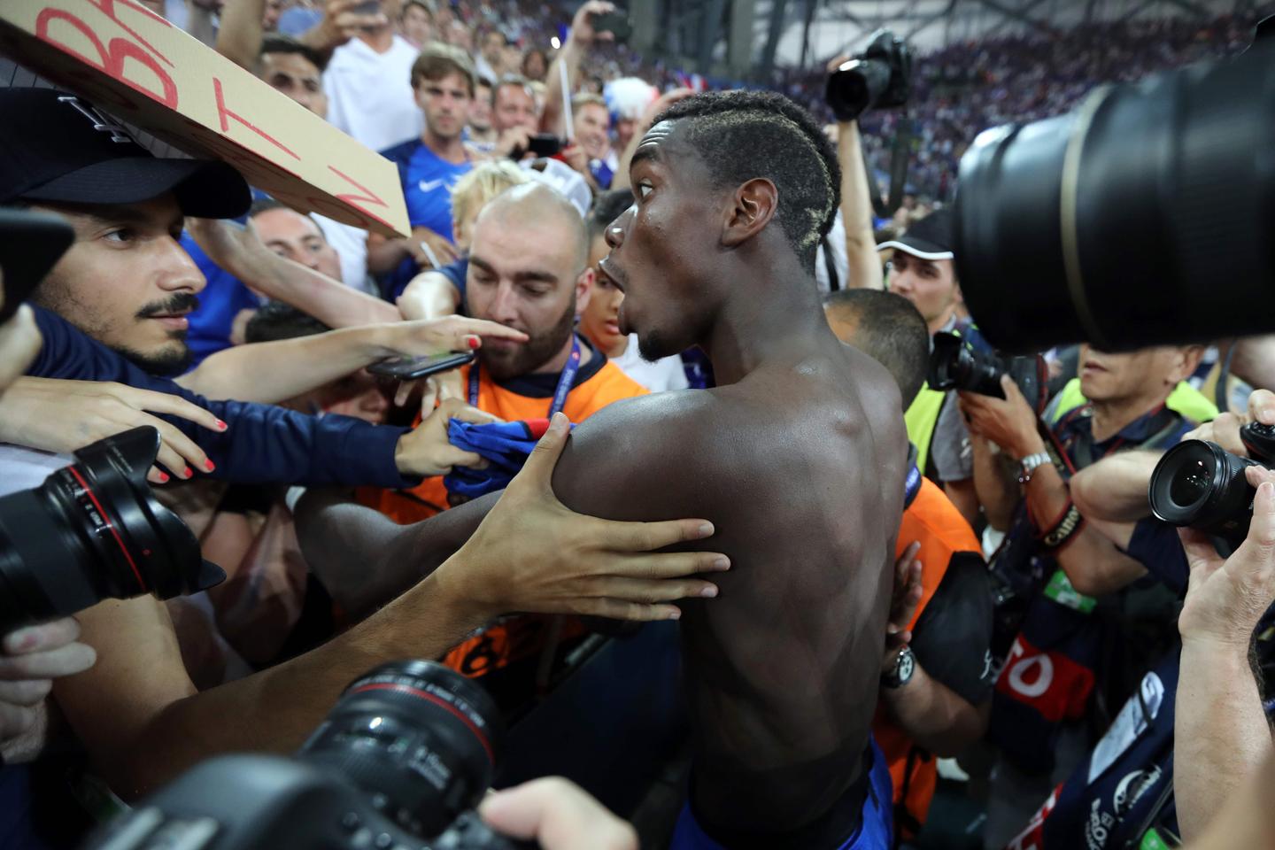 découvrez les dernières tendances et analyses du marché des transferts dans le football, avec des insights sur les joueurs, les clubs et les négociations les plus marquantes de la saison.