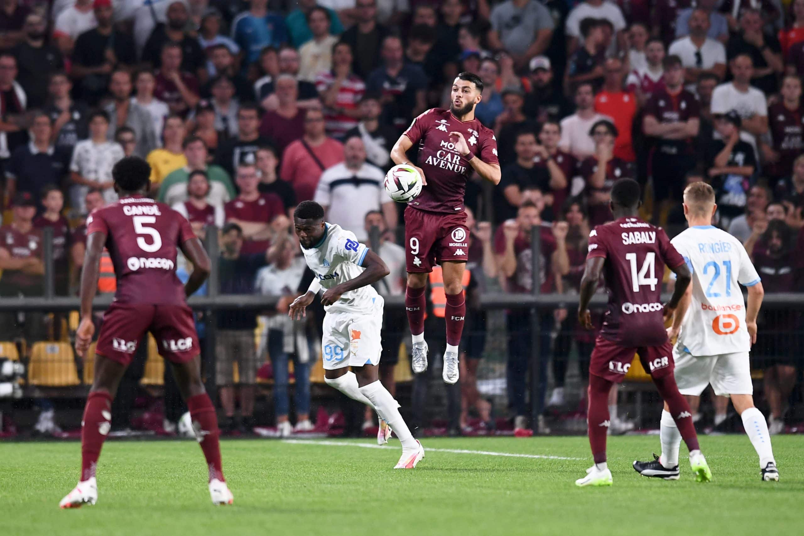découvrez toutes les nouvelles recrues, transferts et analyses du mercato du fc metz. restez informé des dernières actualités sur le club et les joueurs qui composent l'équipe pour la saison à venir.