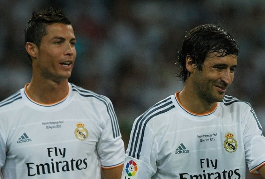 découvrez l'histoire fascinante des transferts légendaires du real madrid, de galactiques aux nouvelles stars. explorez comment ces transactions ont façonné le club et ont marqué l'histoire du football.