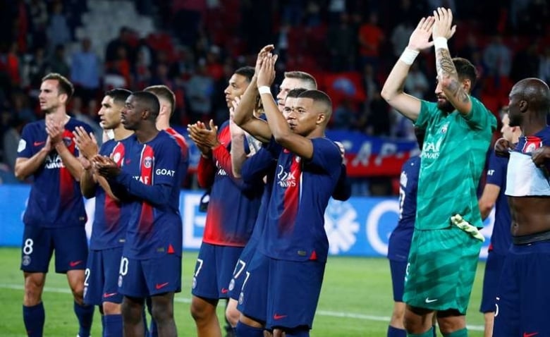 découvrez les détails du transfert spectaculaire de 100 millions d'euros du psg, un coup stratégique sur le marché des transferts qui pourrait changer la donne pour l'équipe. analyse des implications sportives et financières de cette opération majeure.