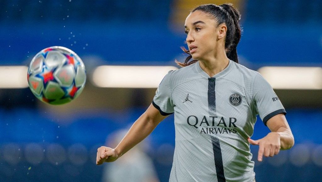 découvrez les derniers transferts du mercato de janvier dans le football féminin. analyse des mouvements de joueuses, impact sur les équipes et tendances du marché. restez à jour avec toutes les actualités du football féminin en ce début d'année.