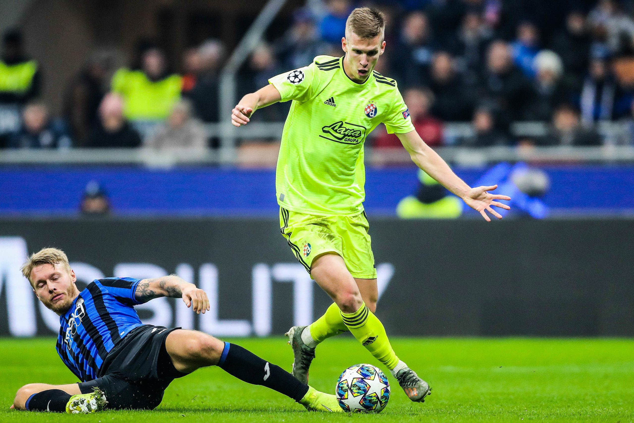 découvrez les dernières nouvelles sur le transfert de dani olmo à barcelone. analyse des performances du joueur, de l'impact sur l'équipe et des perspectives d'avenir dans ce passionnant marché des transferts.