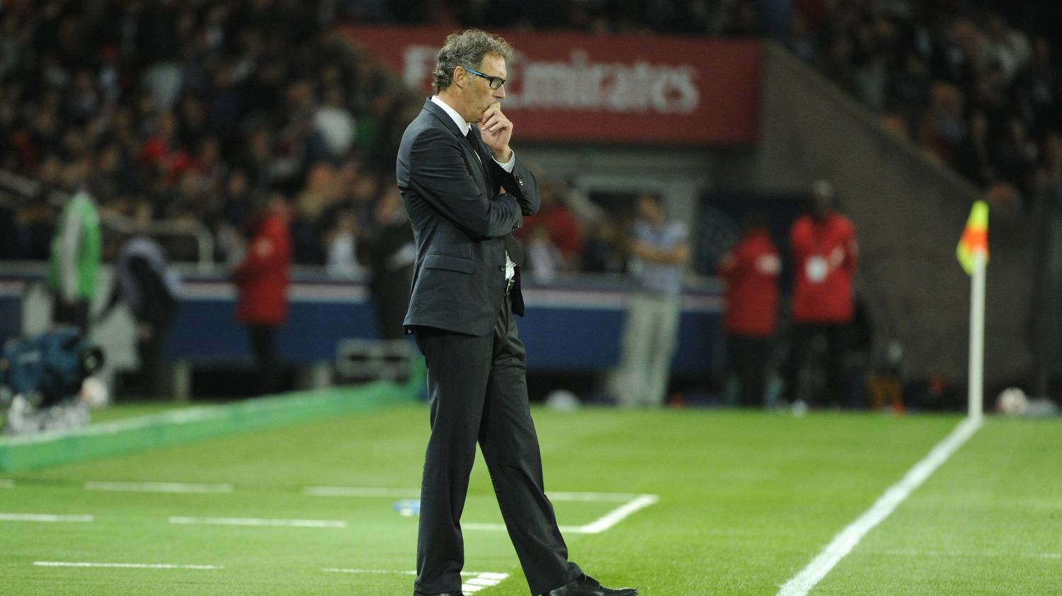 découvrez les enjeux financiers du paris saint-germain, la dynamique de sa perte financière récente et l'impact sur l'avenir du club. analyse des stratégies à adopter pour redresser la situation et préserver le statut du psg parmi les meilleurs clubs européens.