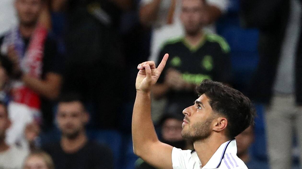 découvrez comment barcelone vise à recruter un ancien joueur du real madrid, une stratégie audacieuse qui pourrait redéfinir le paysage du football espagnol. plongez dans les rumeurs de transferts et les implications pour les deux clubs rivaux.