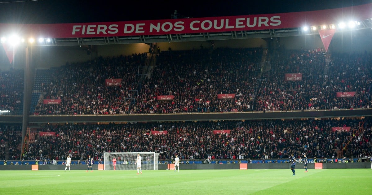 découvrez la stratégie surprenante du psg qui redéfinit le jeu et stimule les performances de l'équipe. plongez dans les tactiques inédites, les choix audacieux des entraîneurs et les secrets derrière leur succès sur le terrain.
