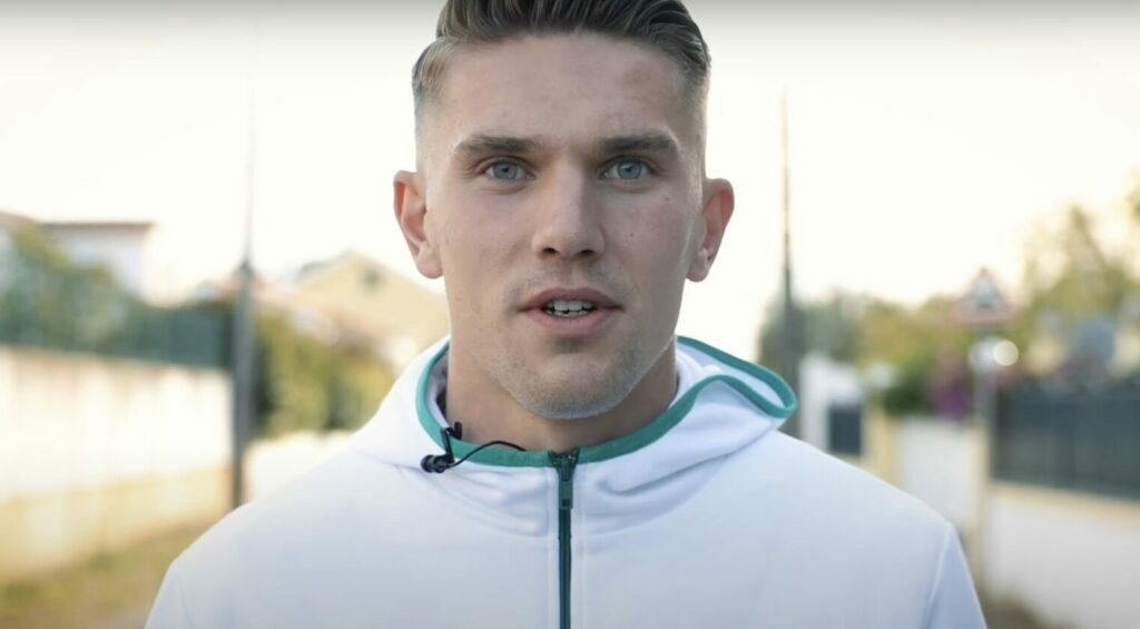 découvrez les dernières actualités concernant le transfert de viktor gyökeres, l'attaquant dynamique et talentueux, qui attire l'attention des clubs européens. suivez son parcours et les enjeux liés à son avenir dans le monde du football.