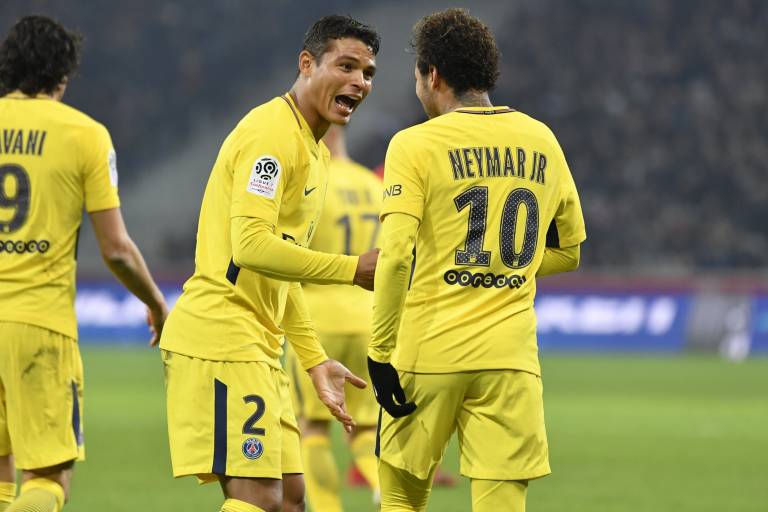 découvrez toutes les dernières actualités sur les transferts football, les rumeurs, les annonces officielles et les analyses des mouvements de joueurs sur le marché. restez informé des changements dans vos clubs préférés et des impacts sur les championnats.