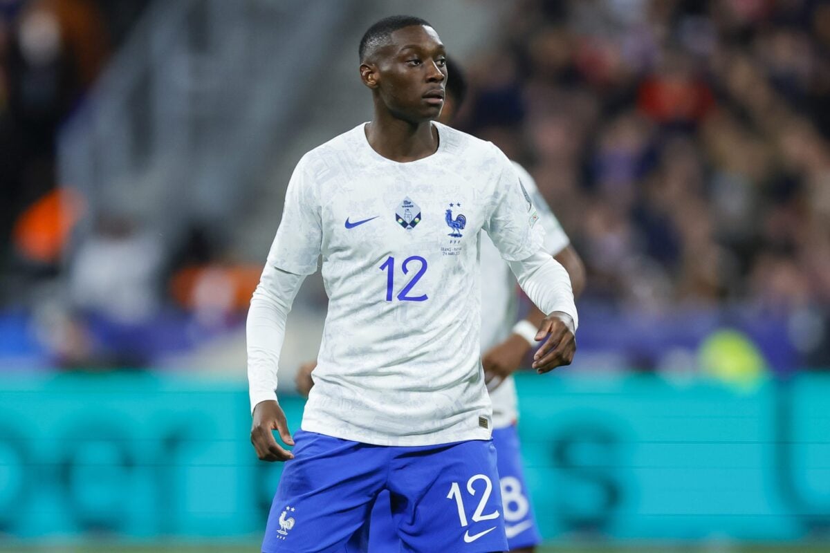 découvrez le parcours exceptionnel de randal kolo muani, l'attaquant prometteur, maintenant à l'olympique de marseille. suivez ses performances, son style de jeu et son impact sur l'équipe marseillaise, alors qu'il vise à ramener des trophées au club mythique.