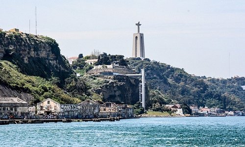 découvrez les réserves almada à nice, un espace naturel préservé offrant une biodiversité exceptionnelle et des paysages à couper le souffle. idéal pour les amoureux de la nature, venez explorer des sentiers pittoresques et profiter d'activités en plein air.