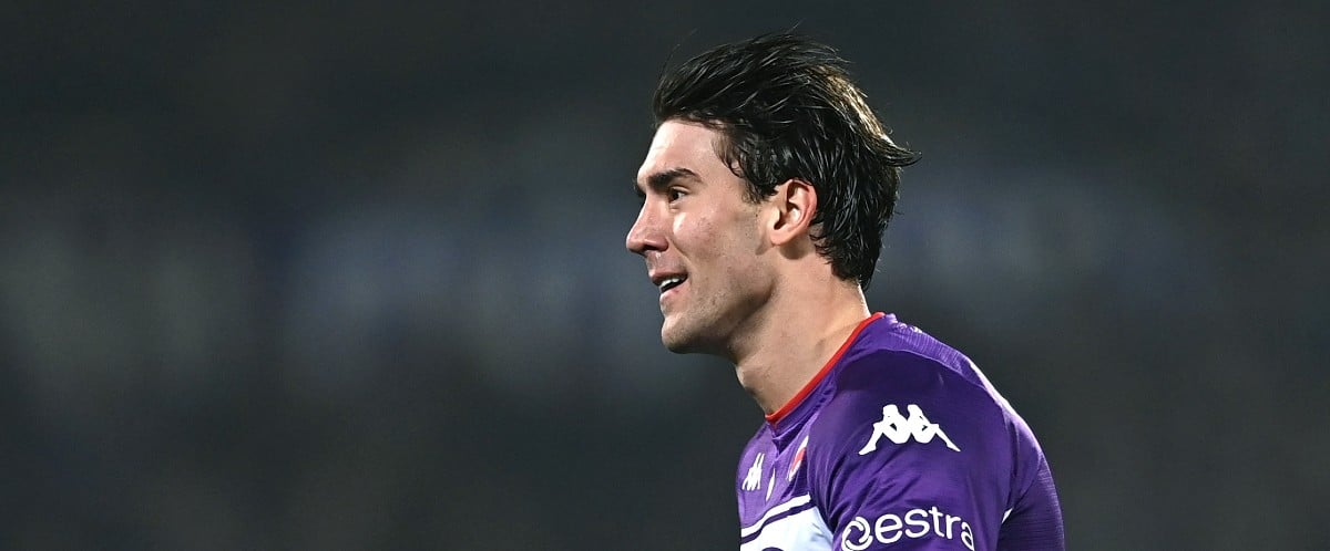 découvrez les dernières informations sur le transfert de dušan vlahović, l'attaquant talentueux. analysez les rumeurs, les clubs intéressés et l'impact de ce transfert sur le marché des joueurs.