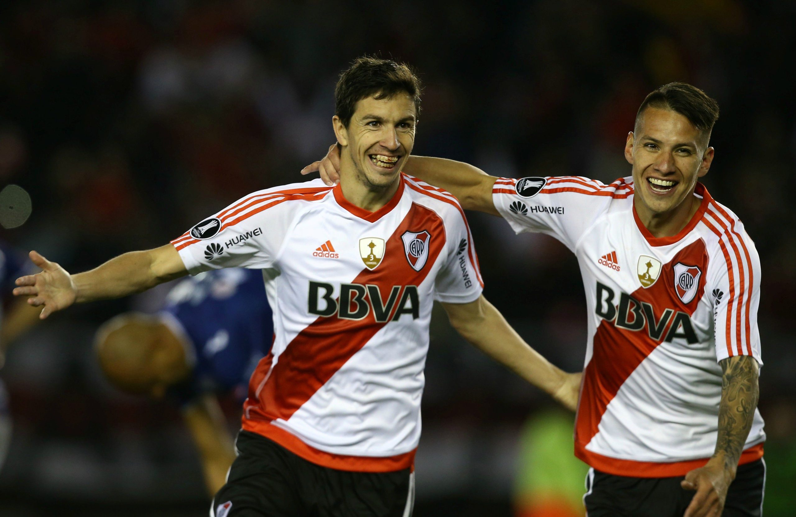 découvrez le parcours captivant de castaño à river plate : ses performances, son impact sur l'équipe et les moments forts qui ont marqué son aventure au sein de ce prestigieux club argentin.
