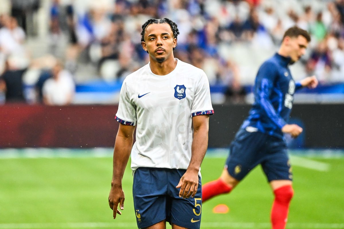découvrez les détails du transfert audacieux du barça qui fait parler de lui dans le monde du football. analyse des enjeux, des joueurs impliqués et des impacts sur l'équipe. ne manquez pas les dernières nouvelles sur cette transaction remarquable.