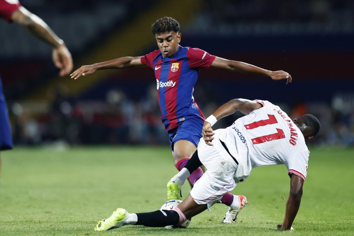 découvrez le parcours impressionnant de lamine yamal, jeune prodige du psg. suivez ses performances et son évolution au sein du club parisien, ainsi que les espoirs qu'il suscite chez les fans de football.