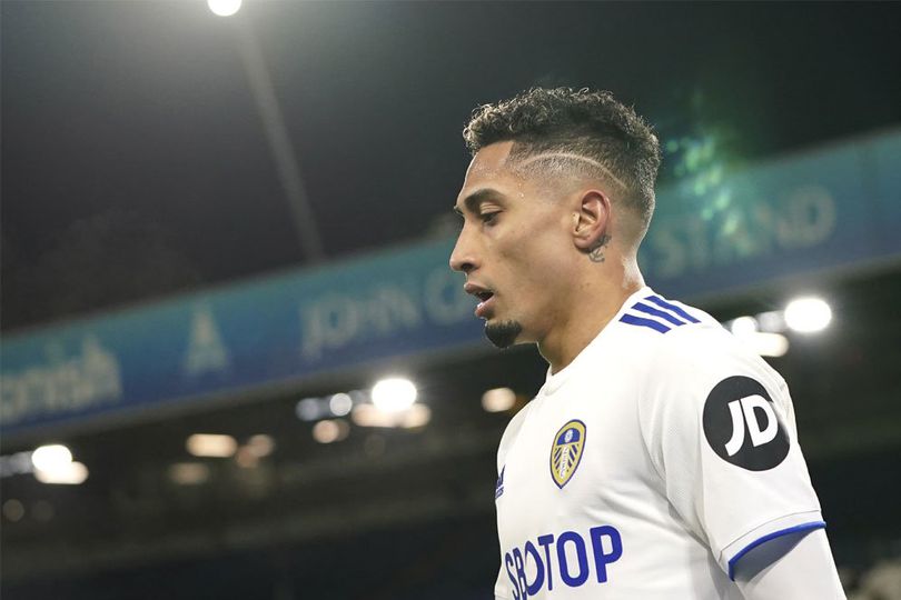 découvrez tout sur le transfert de raphinha à manchester united, les enjeux, les détails de l'accord et l'impact potentiel sur l'équipe. ne manquez pas les dernières news et analyses sur ce transfert prometteur.