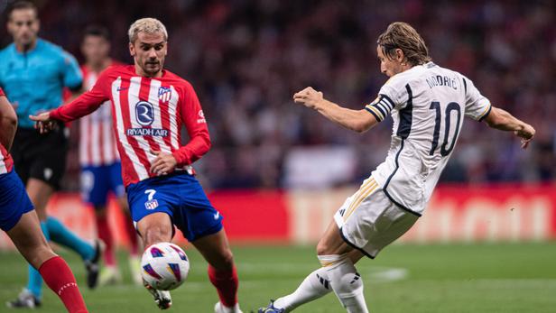 découvrez les dernières actualités sur le transfert choc du real madrid, une transaction qui bouleverse le marché des transferts et pourrait redéfinir l'avenir du club. restez informé des détails, analyses et réactions autour de cet événement incontournable dans le monde du football.