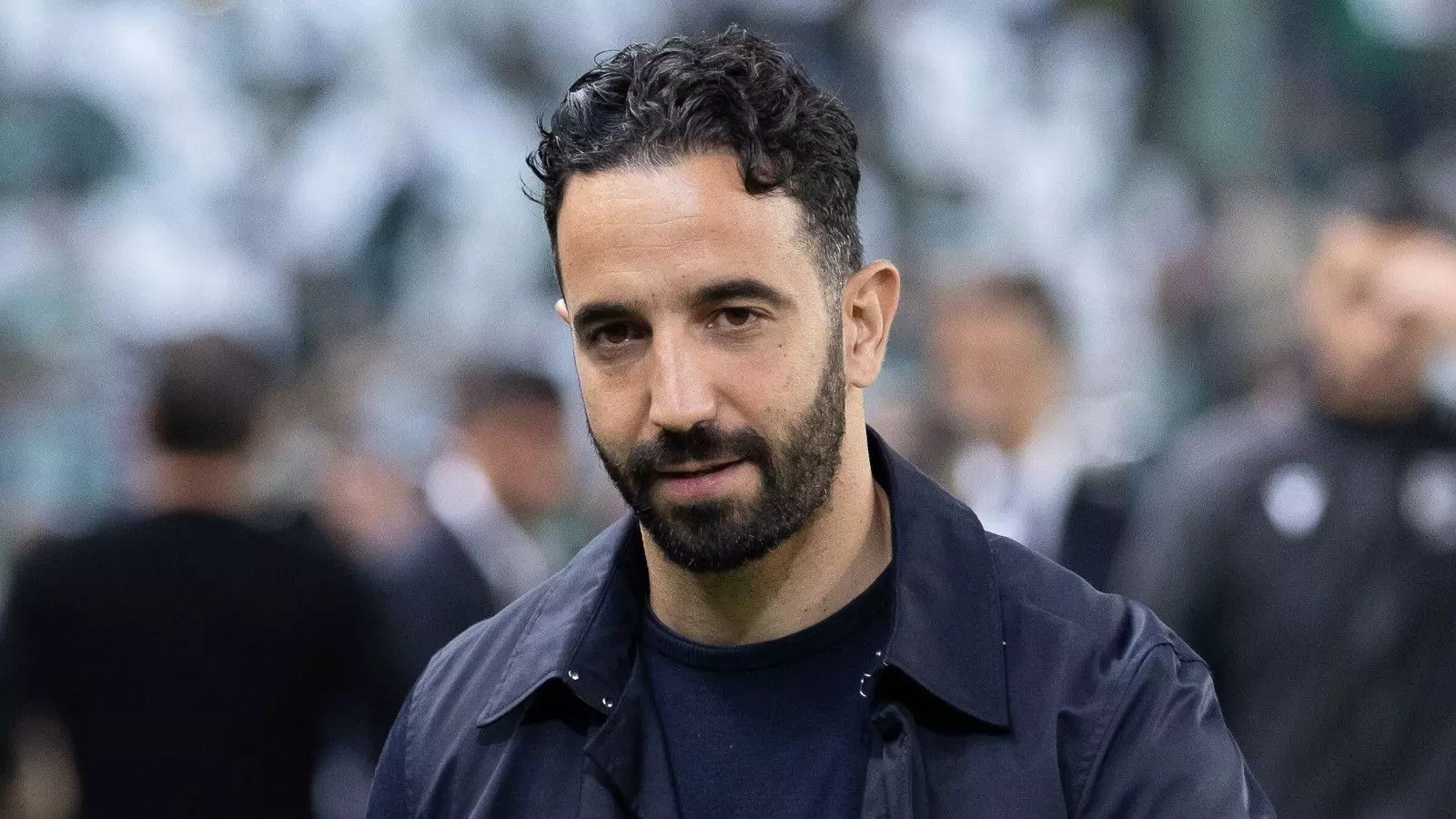 découvrez l'analyse de ruben amorim sur les transferts à manchester united, ses stratégies, ses choix de joueurs et les impacts sur l'équipe. plongez dans les coulisses du mercato avec des insights exclusifs.