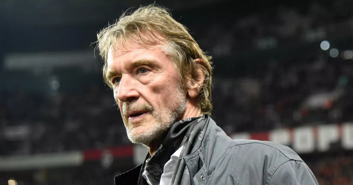 dans cet article, ratcliffe met en lumière les salaires des joueurs de manchester united, dénonçant les inégalités financières et appelant à une réévaluation des priorités du club. découvrez son analyse percutante sur l'impact de ces salaires sur l'équipe et le football en général.