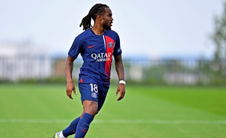 découvrez les détails du transfert marquant du psg pour 50 millions d'euros. analyse des implications sportives et des réactions des fans sur cette transaction décisive pour l'équipe parisienne.