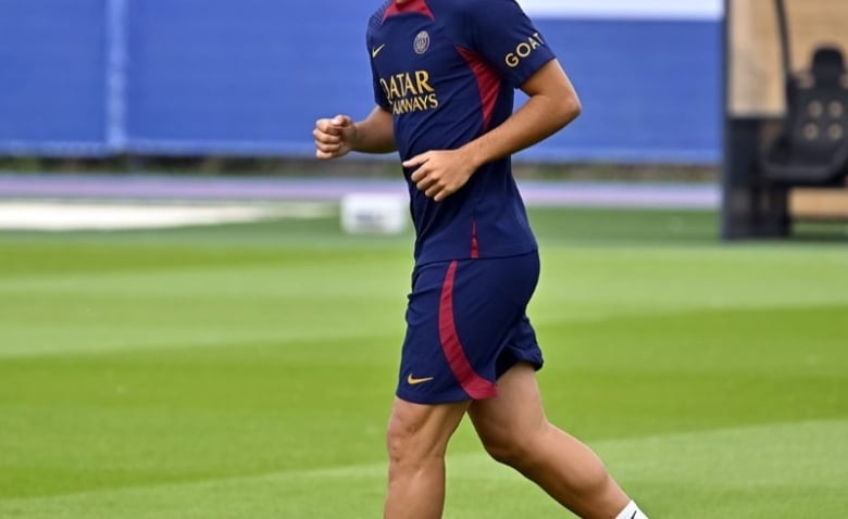 découvrez les dernières nouvelles sur le transfert imminent au paris saint-germain. ne manquez pas les informations exclusives et les analyses sur les joueurs en train de rejoindre le club phare du football français.