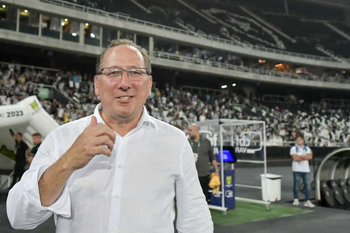 découvrez les détails du transfert de 27 millions d'euros de l'olympique lyonnais, approuvé par la dncg. analyse des enjeux financiers et sportifs autour de cette opération majeure dans le monde du football.
