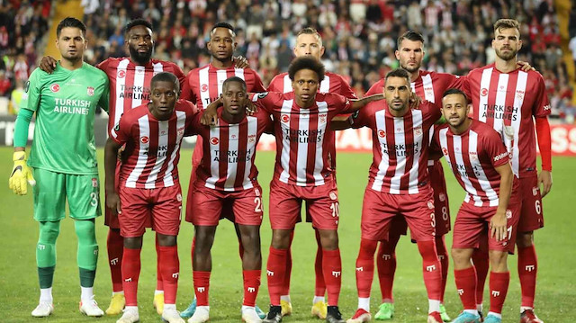 découvrez toutes les informations sur le transfert de faty vers sivasspor, y compris les détails sur le joueur, les enjeux du transfert et les réactions des fans. ne manquez pas les dernières nouvelles du marché des transferts!