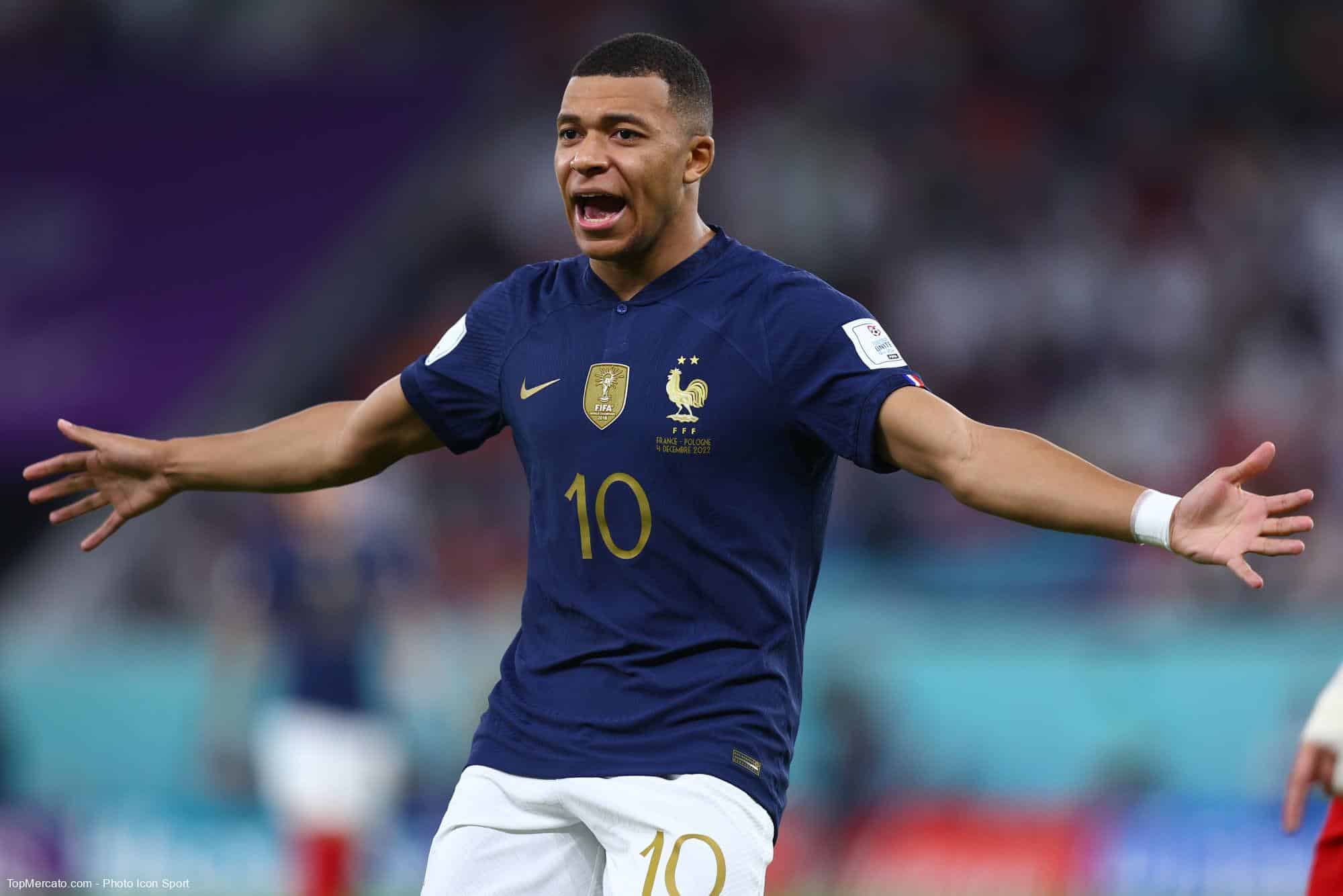 découvrez le moment emblématique du départ de kylian mbappé, une étape marquante de sa carrière qui a captivé les fans du football. plongez dans les détails et revivez les émotions d'une légende en devenir.
