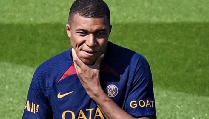 découvrez les derniers enjeux autour du choix de transfert de kylian mbappé, le prodige du football. analyse des clubs intéressés, des motivations du joueur et des conséquences potentielles pour sa carrière et l'avenir du football.