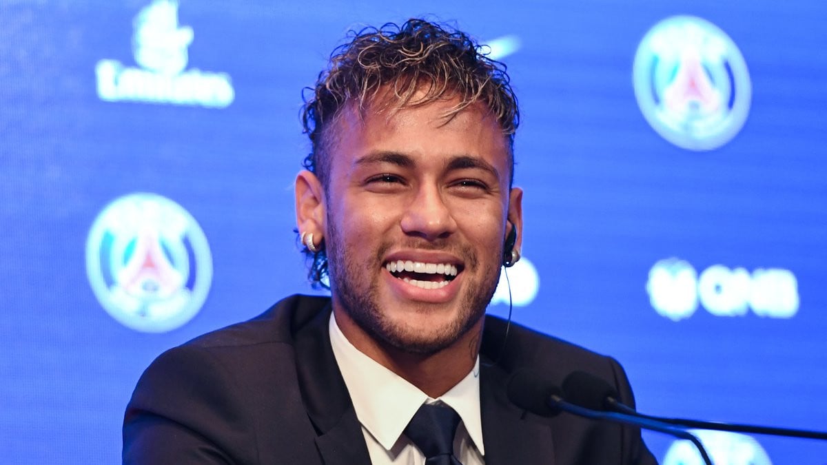 découvrez le transfert surprise du psg pour 70 millions d'euros, un coup de maître qui risque de bouleverser le marché et renforcer l'équipe. ne manquez pas les détails de cette transaction inattendue qui fait déjà parler d'elle dans le monde du football.