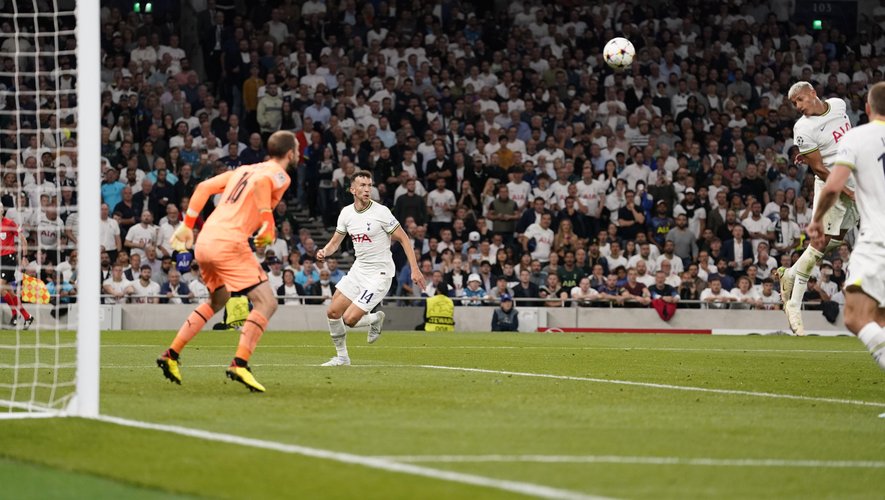 découvrez les détails du transfert de destiny udogie, de l'udinese à tottenham pour 30 millions d'euros. analyse du joueur, des enjeux financiers et des impacts sur l'équipe.