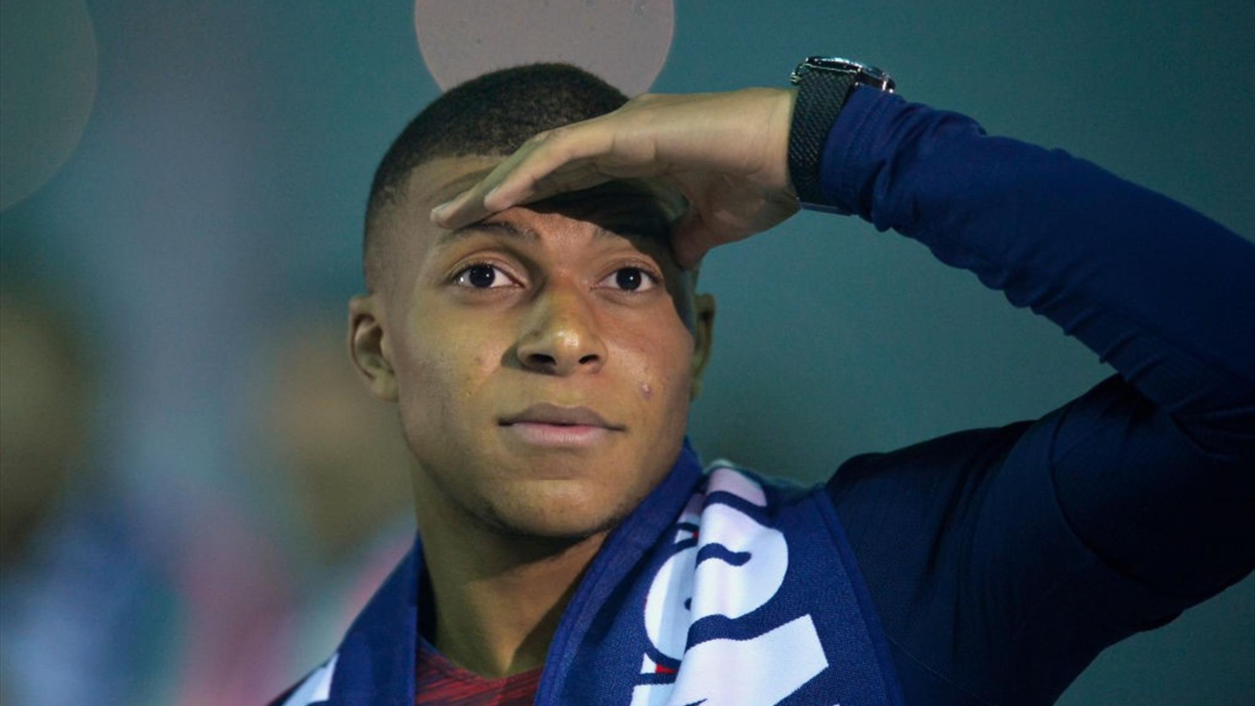 découvrez les dernières informations et analyses sur le transfert de kylian mbappé, l'attaquant star du football français. suivez les rumeurs, les négociations et les impacts de ce potentiel transfert sur les clubs et le monde du football.