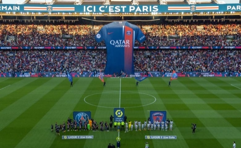 découvrez les dernières nouvelles sur les transferts de l'été au paris saint-germain. restez informé des arrivées et départs de joueurs, ainsi que des rumeurs de transfert qui secouent le club parisien cet été. ne manquez aucune info sur votre équipe préférée !
