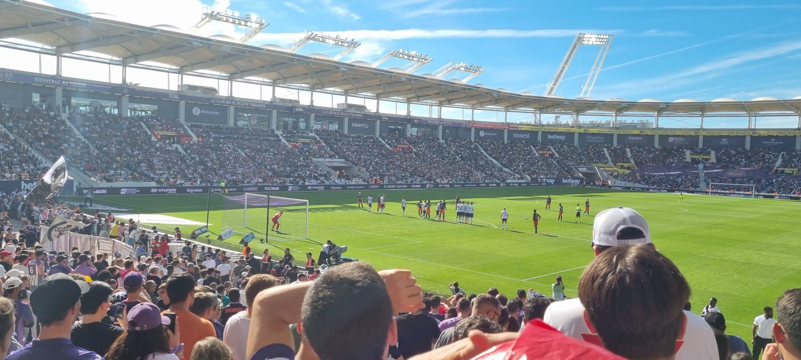 découvrez le parcours inspirant de moubandjé au tfc, de ses débuts prometteurs à son ascension dans le monde du football. plongez dans son histoire, ses défis et ses succès au sein du toulouse football club.
