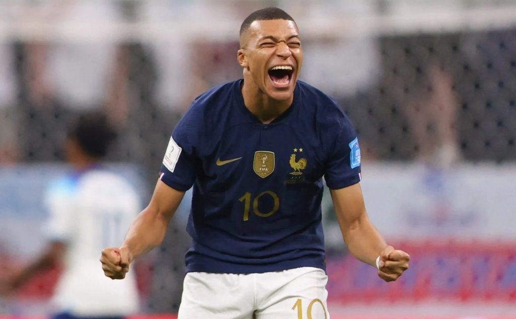 découvrez tout sur la cible de mbappé : analyse des performances, stratégies de jeu et ambitions du jeune prodige du football français. plongez dans l'univers fascinant de l'un des meilleurs attaquants de sa génération.