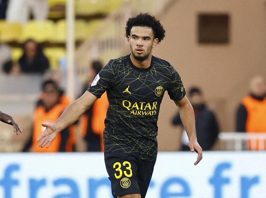 découvrez le parcours captivant de zaïre-emery, jeune prodige du psg, son évolution au sein du club et son impact sur le terrain. plongez dans l'univers du football et suivez l'ascension de ce talent prometteur à paris.