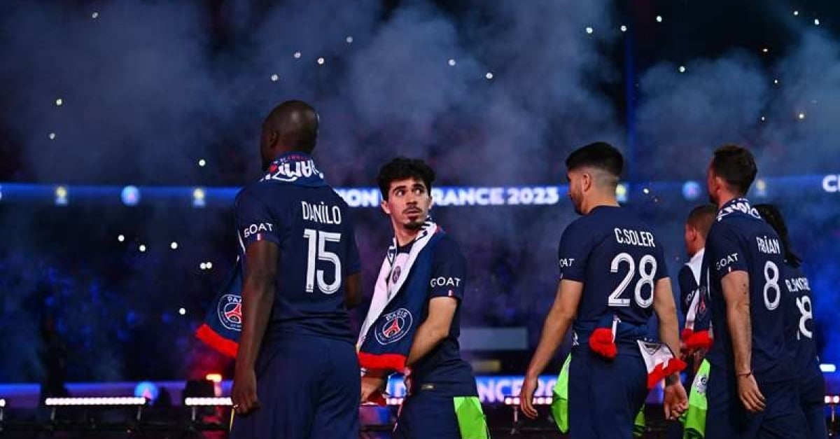découvrez les derniers développements du transfert d'un joueur du psg évalué à 60 millions d'euros. analyse des enjeux, des clubs intéressés et des conséquences pour l'équipe parisienne.