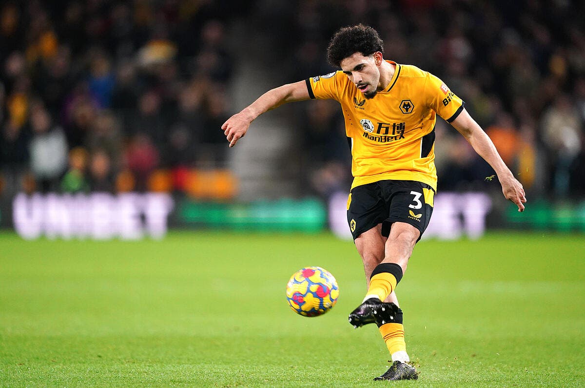 découvrez les dernières informations sur le transfert d'aït-nouri vers manchester city, ses performances récentes et l'impact potentiel de ce transfert sur l'équipe. restez à l'affût des nouvelles du monde du football et des analyses sur ce talent prometteur.