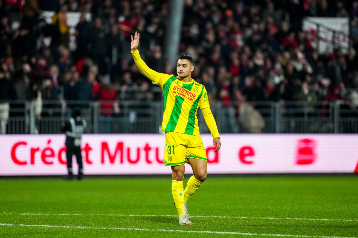 découvrez les clubs intéressés par garnacho, le jeune prodige du football. analyse des équipes qui pourraient séduire cet attaquant prometteur, ainsi que son impact potentiel sur le marché des transferts.