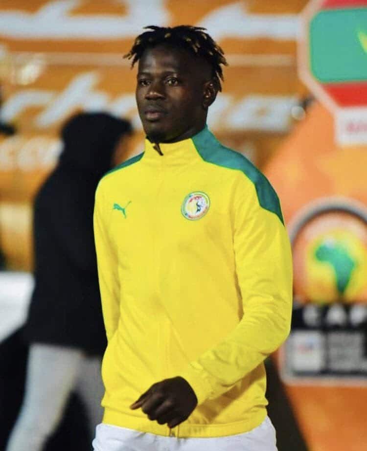 découvrez le transfert de fernandes vers al-hilal, une étape marquante dans sa carrière. plongée dans les enjeux de ce nouveau départ et les attentes autour de ce joueur clé dans le championnat saoudien.