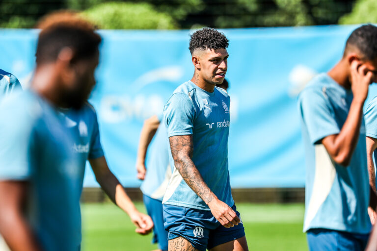 découvrez les dernières informations sur le transfert de luis henrique, les négociations en cours et son impact potentiel sur l'équipe. restez informé des évolutions concernant ce jeune talent prometteur dans le monde du football.