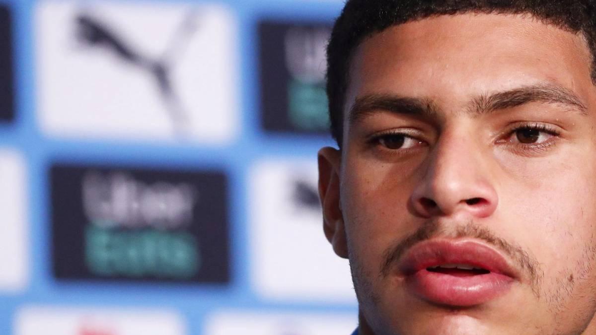 découvrez tout sur le transfert de luis henrique : les détails, les clubs intéressés, les enjeux financiers et les projections pour l'avenir du joueur.