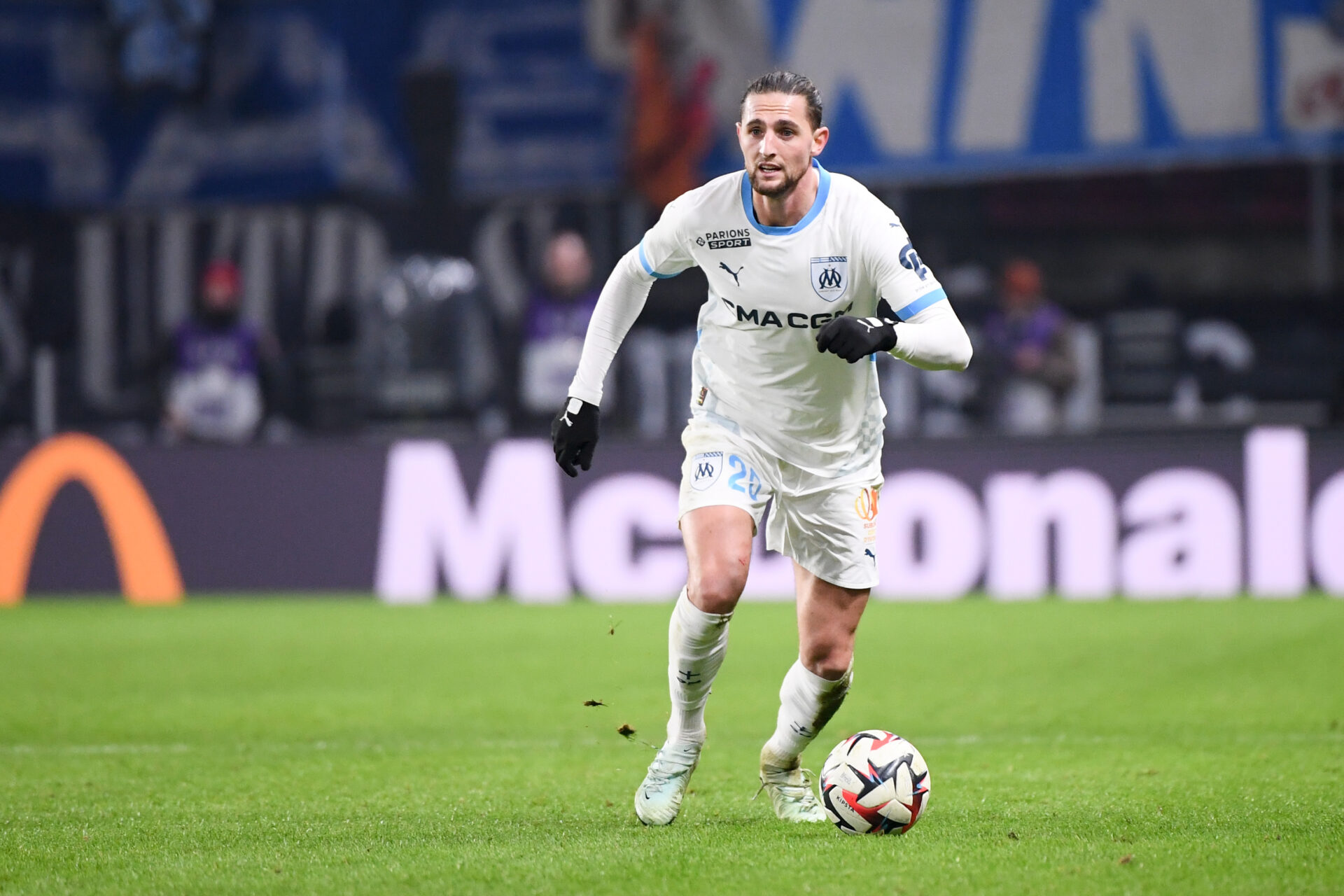 découvrez les dernières nouvelles sur le départ d'adrien rabiot vers l'olympique de marseille. analyse des enjeux, réactions et perspectives pour le milieu de terrain français dans ce nouveau chapitre de sa carrière.