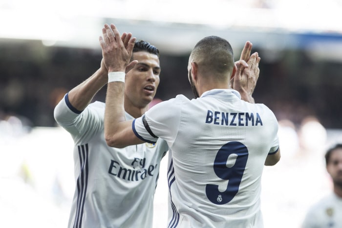 karim benzema partage ses impressions sur le départ de cristiano ronaldo, évoquant l'impact de ce transfert sur le football et les relations entre les deux stars. découvrez ses réflexions sur cette décision surprenante dans le monde du sport.